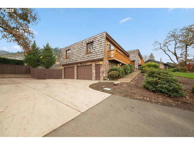 413 THORA CIRCLE Dr, Winchester, OR 97495