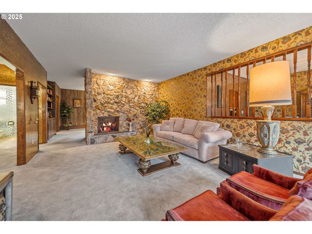 413 THORA CIRCLE Dr, Winchester, OR 97495