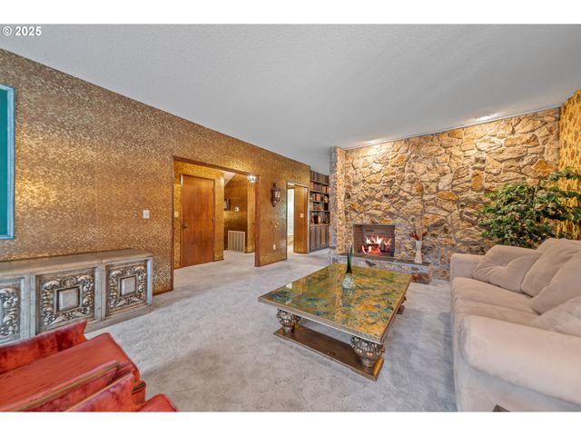 413 THORA CIRCLE Dr, Winchester, OR 97495