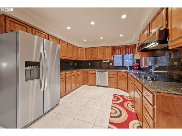 413 THORA CIRCLE Dr, Winchester, OR 97495