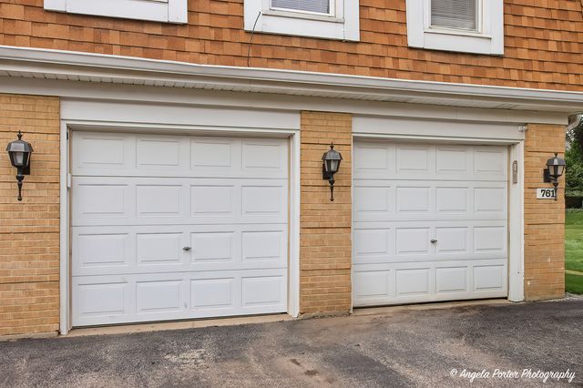 761 Garfield Avenue B, Libertyville, IL 60048