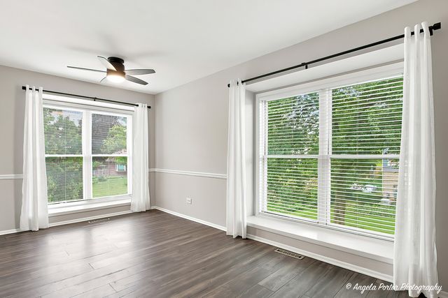 761 Garfield Avenue B, Libertyville, IL 60048