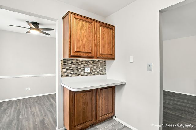 761 Garfield Avenue B, Libertyville, IL 60048