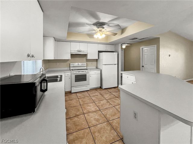 208 SE 17th ST, Cape Coral, FL 33990