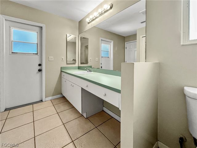 208 SE 17th ST, Cape Coral, FL 33990