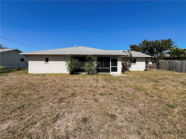 208 SE 17th ST, Cape Coral, FL 33990