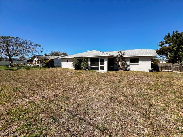 208 SE 17th ST, Cape Coral, FL 33990