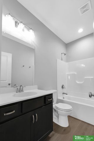 7900 Maxine Drive, Lincoln, NE 68516