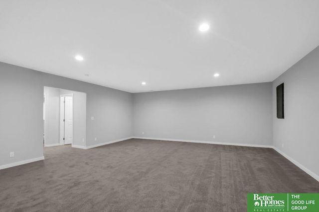 7900 Maxine Drive, Lincoln, NE 68516