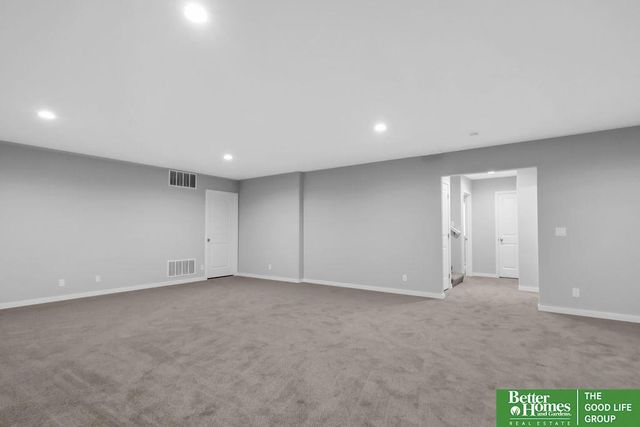 7900 Maxine Drive, Lincoln, NE 68516