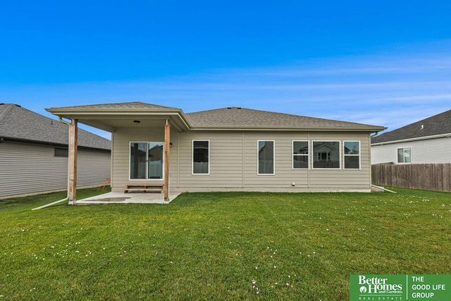 7900 Maxine Drive, Lincoln, NE 68516