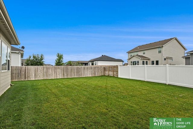 7900 Maxine Drive, Lincoln, NE 68516