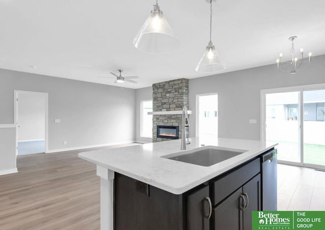 7900 Maxine Drive, Lincoln, NE 68516