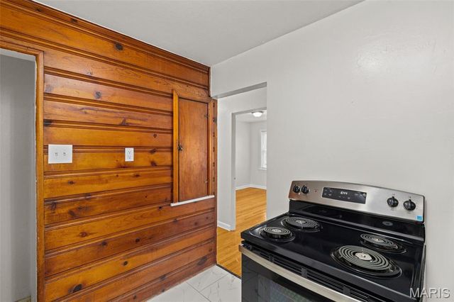 375 Adrian Drive, St Louis, MO 63137