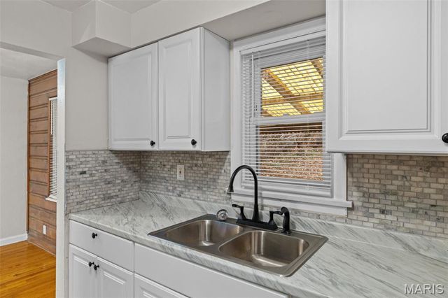 375 Adrian Drive, St Louis, MO 63137