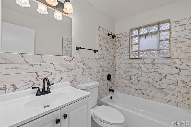 375 Adrian Drive, St Louis, MO 63137