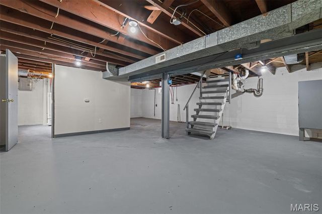 375 Adrian Drive, St Louis, MO 63137