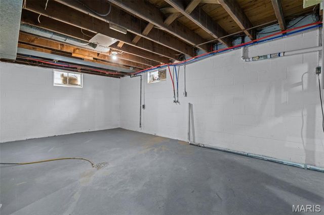 375 Adrian Drive, St Louis, MO 63137
