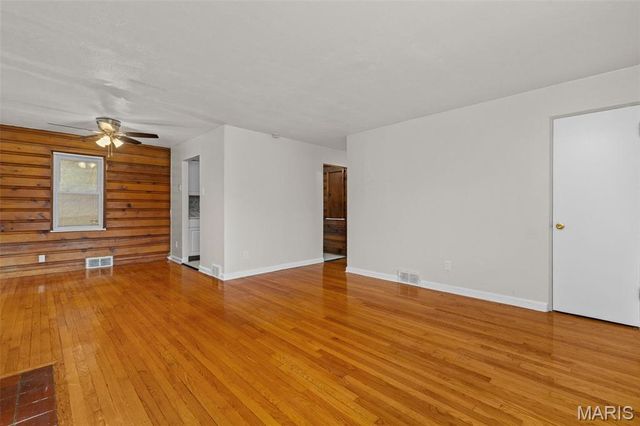 375 Adrian Drive, St Louis, MO 63137