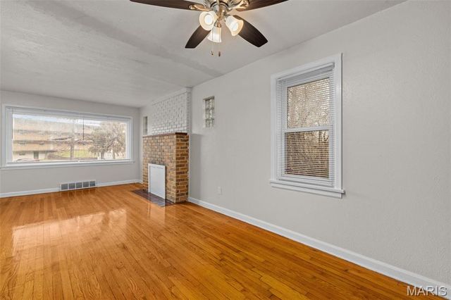 375 Adrian Drive, St Louis, MO 63137