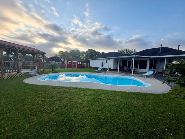 10006 Dairy Drive S, Mobile, AL 36695