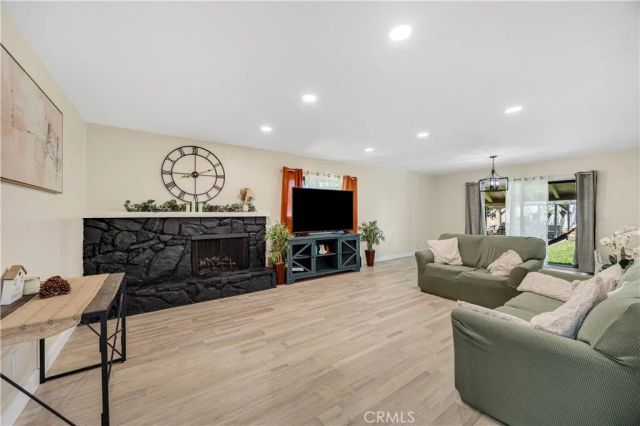 5065 Carlingford Ave, Riverside, CA 92504