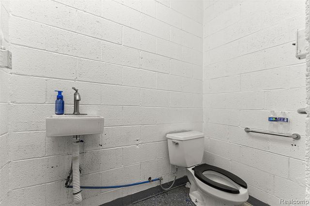 12950 Lyndon Street, Detroit, MI 48227