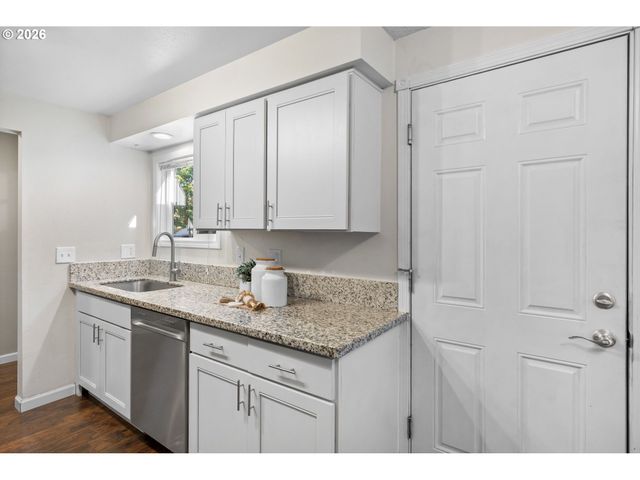 2126 Sw 17TH St, Gresham, OR 97080