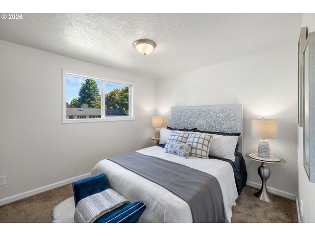 2126 Sw 17TH St, Gresham, OR 97080