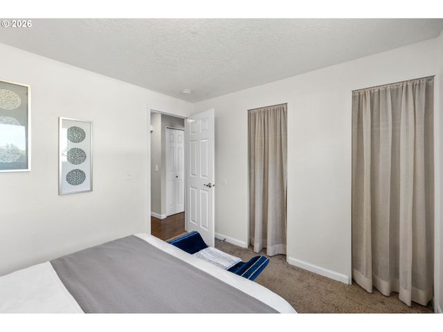 2126 Sw 17TH St, Gresham, OR 97080