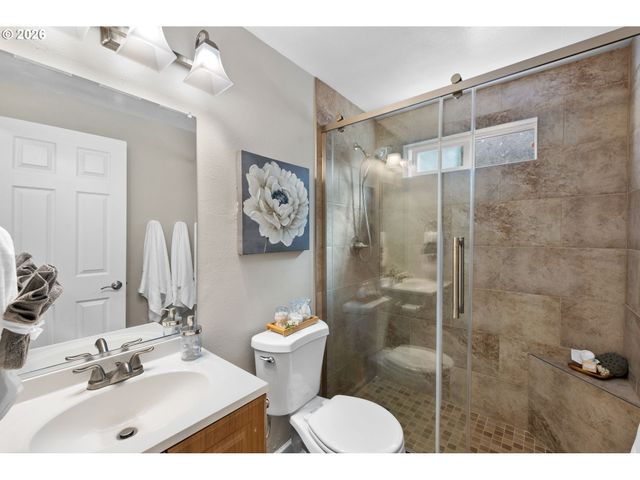 2126 Sw 17TH St, Gresham, OR 97080