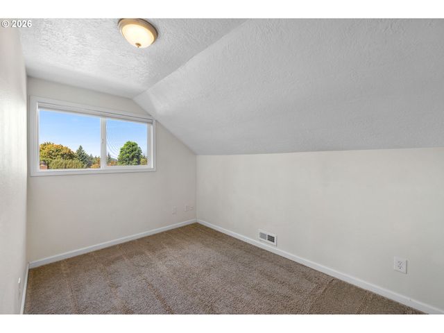 2126 Sw 17TH St, Gresham, OR 97080