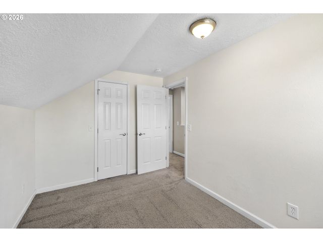 2126 Sw 17TH St, Gresham, OR 97080