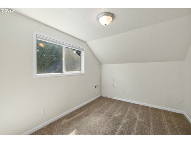 2126 Sw 17TH St, Gresham, OR 97080
