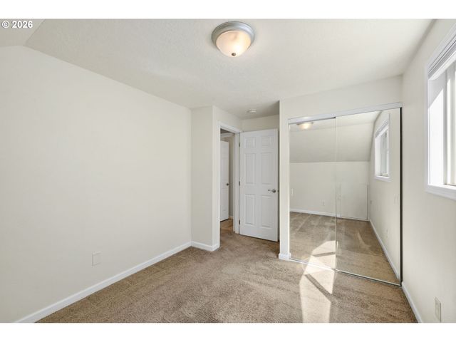 2126 Sw 17TH St, Gresham, OR 97080