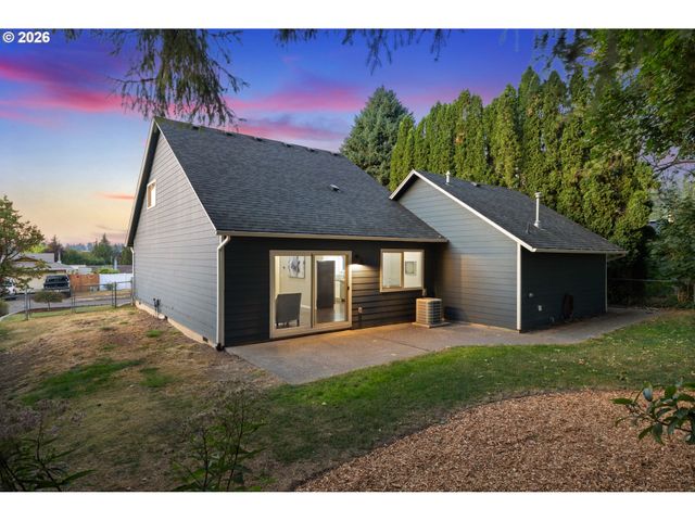 2126 Sw 17TH St, Gresham, OR 97080