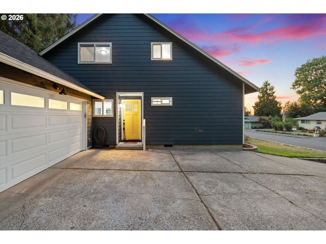 2126 Sw 17TH St, Gresham, OR 97080