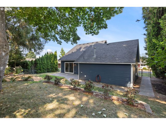 2126 Sw 17TH St, Gresham, OR 97080