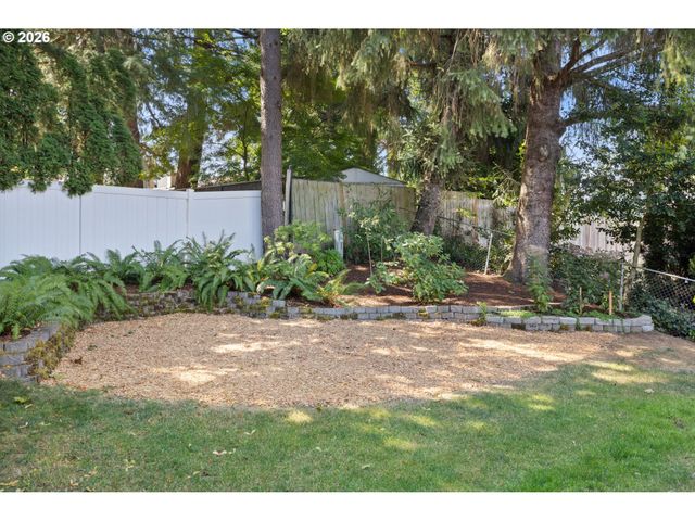 2126 Sw 17TH St, Gresham, OR 97080