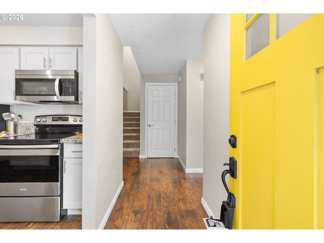 2126 Sw 17TH St, Gresham, OR 97080