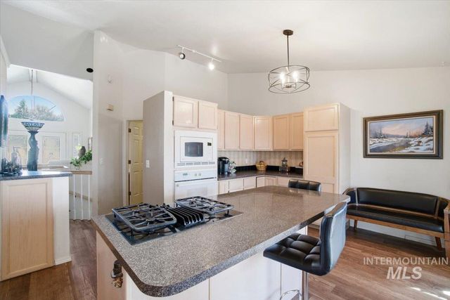 6603 W Summer Hill Dr, Boise, ID 83714