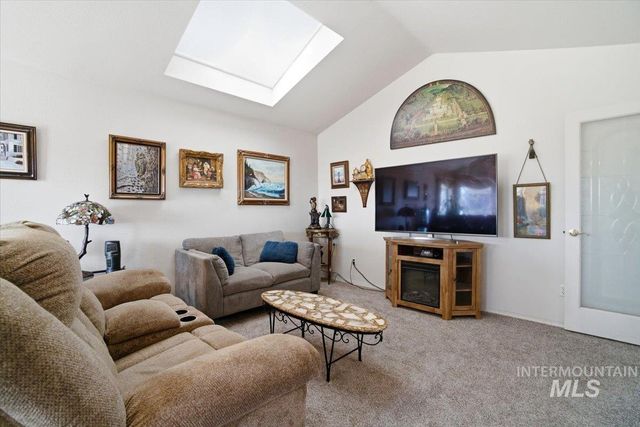 6603 W Summer Hill Dr, Boise, ID 83714