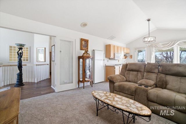 6603 W Summer Hill Dr, Boise, ID 83714