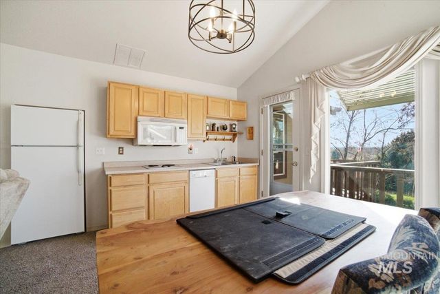 6603 W Summer Hill Dr, Boise, ID 83714