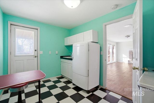 6603 W Summer Hill Dr, Boise, ID 83714