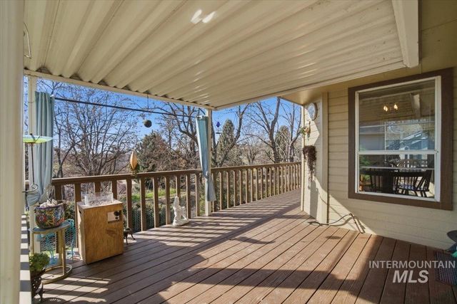 6603 W Summer Hill Dr, Boise, ID 83714