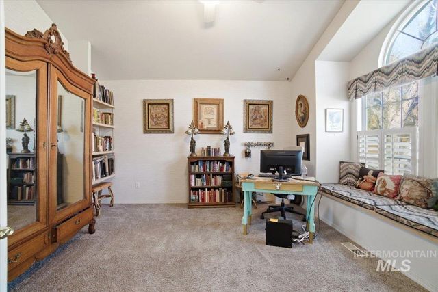 6603 W Summer Hill Dr, Boise, ID 83714