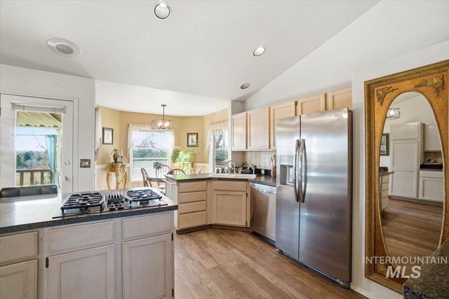 6603 W Summer Hill Dr, Boise, ID 83714