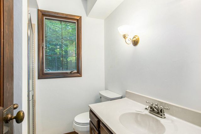 2580 Lakeshore Drive, Fennville, MI 49408