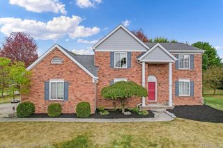 921 River Valley Drive, Lake Orion Village, MI 48362